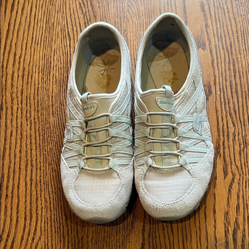 Skechers Cream Slip-On Sneakers